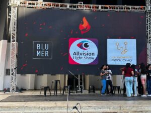 Locação de Painel de LED Outdoor, Totens Digitais e TV Interativa para a Expo Revestir 2026 em Bauru SP