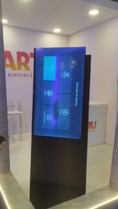 Soluções tecnológicas para eventos corporativos com experiências interativas, credenciamento digital, comunicação visual e inovação para feiras empresariais em São Paulo SP
