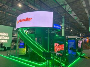 Soluções tecnológicas para eventos corporativos com experiências interativas, credenciamento digital, comunicação visual e inovação para feiras empresariais em São Paulo SP